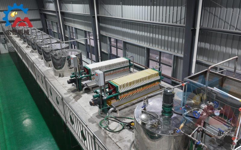 宏德<a href=http://m.jfkdjfa.cn/youzhishebei/lianyoushebei/ target=_blank class=infotextkey>精煉油設(shè)備</a>客戶現(xiàn)場實(shí)拍